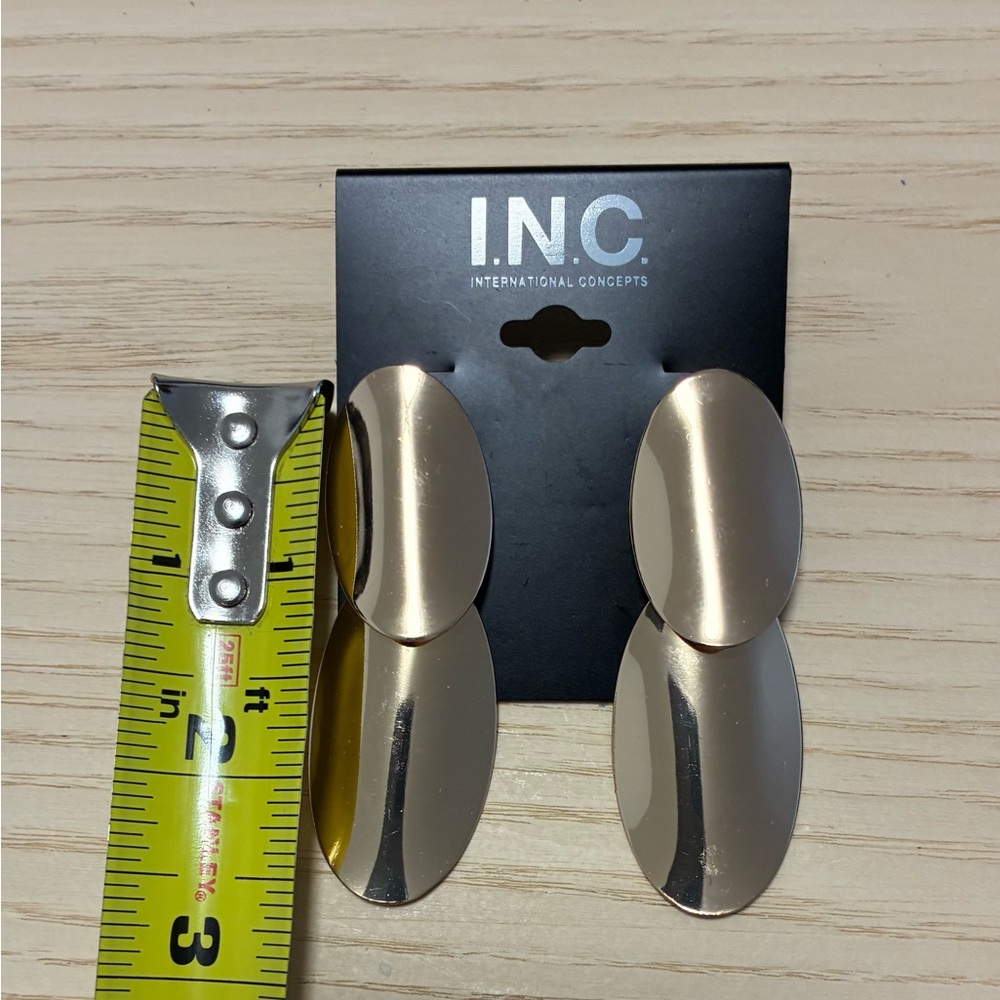 NWT ๐ INC International Concepts Gold Oval Earrings - Picture 3 of 4